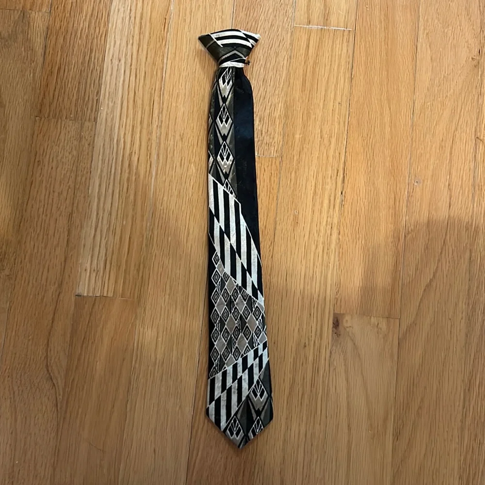 Boys clip on tie